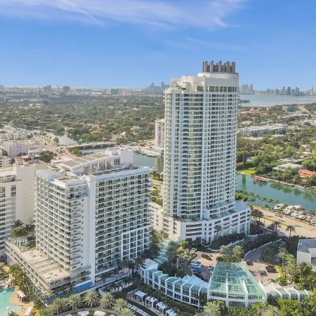 Fontainebleau III Sorrento OceanView Suite Free Valet & Spa Pass No Resort Fees!