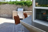 3bed 2bath House.  Private Pool and Spa. Close to Acrisure Center!