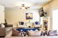 Cheerful & Spacious 4bedroom home away from home!