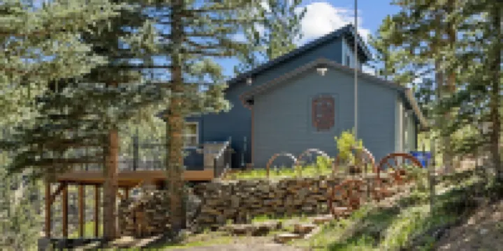 Updated Cabin Getaway Backs to Rocky Mountain Park, Beautiful Views! Adults Only