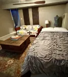 Downtown Eclectic Bungalow Hotels in Oakdale