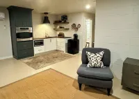 Stylish cabin near Medicine Park