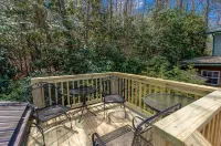 Comfortable, Convenient, Hot Tub and Freshly Renovated!! Các khách sạn gần Trailhead for Yellow Mountain Trail