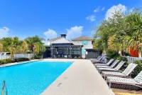 Pelican Point at Sailhouse with Pool and Pier