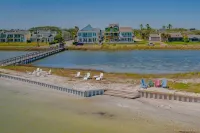 Pelican Point at Sailhouse with Pool and Pier