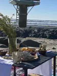 Walk to the Beach/Rooftop Deck with Views/7 beds- 2 Kings/ A/C