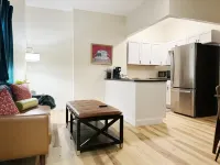 The Cardinal 810 A / King 1Bd/1BA Apt Hotel a Vanderburgh County