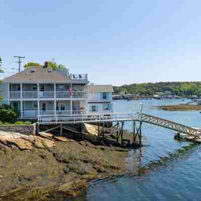 Oceanfront 2 bedroom unit on The Harbor Hotel Exterior