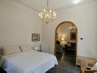 House Ilda city center 5 minutes from the station and 10 minutes ferries 5 TERRE