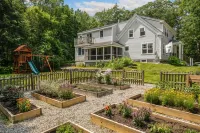 Family friendly home in heart of Cape Porpoise Hotel a Kennebunkport