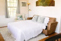 Cozy cabin stay in the Louisiana swamp