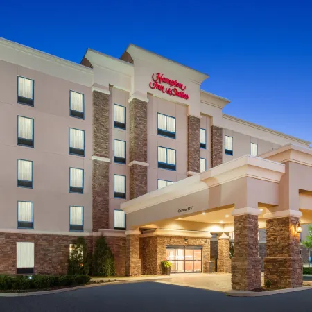 Hampton Inn & Suites Roanoke Airport