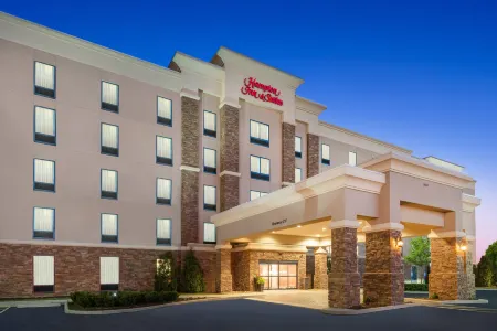Hampton Inn & Suites Roanoke Airport