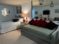 Newly renovated- beautiful Condo near the Beach- Sleeps 4 Linen /Towels Provided