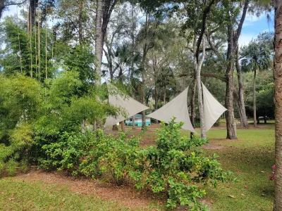 Somewhere Over The Rainbow River Paradise Hotels near Spruce Creek Preserve Guard