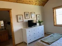 Dream cabin w/ stunning views near hot springs & town!