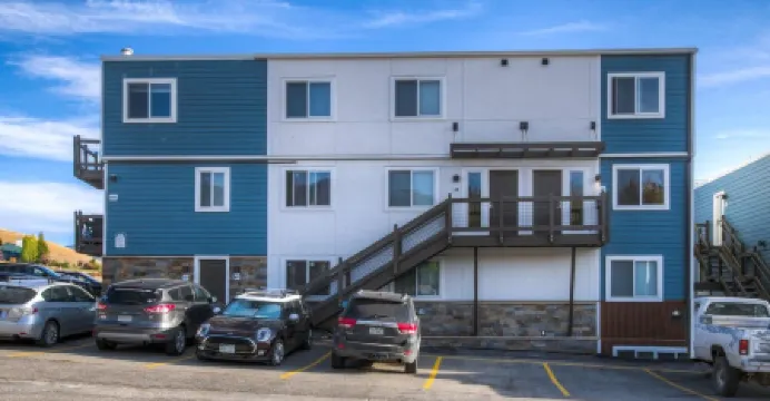 Lakeside One-Bedroom with Balcony/Views! Close to Keystone.