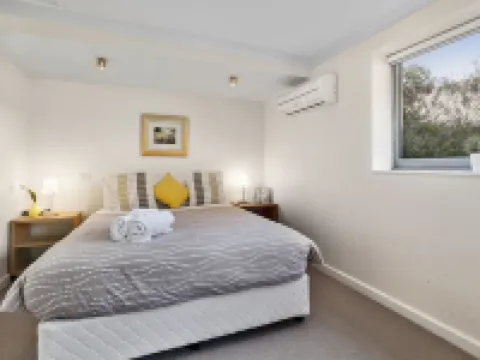 Cumberland Resort Lorne private Apartment near beach, pool, spa, tennis, shops