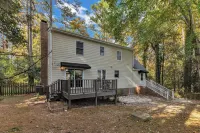 The Dogwood Cottage Hotels in Wake County