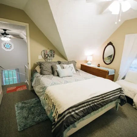 Adjacent to beaches, 3 minute walk to downtown, Quiet Atmosphere, FREE WIFI Hotels in Wayne County