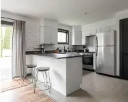 Renovated 4 BR 3 BA Barn; 30 mins to Hudson, 15 mins to the Berkshires!