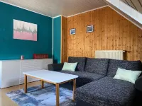 Beautiful and modern apartment in the cozy attic! Các khách sạn ở Klusserath