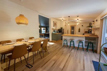 Hot Tub • Game Room • Fire Pit – Cozy Catskills Cabin Near Hunter & Windham