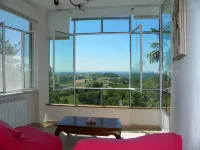 Cocconato: detached house with private garden and views