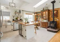 Country Cottage – Peaceful Pet-Friendly Retreat [5 Miles from Saratoga Springs] - Homestays