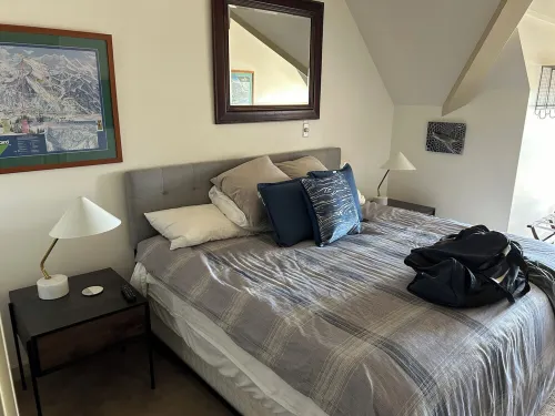 2BR 3BA True Ski in Ski out Condo at Park City......at the base of Mountain!