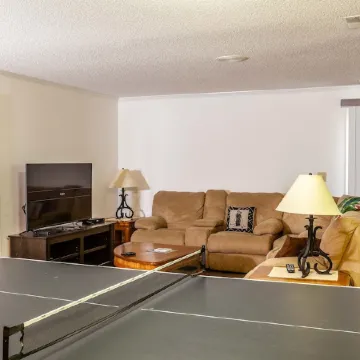 Golf front home with 8 beds