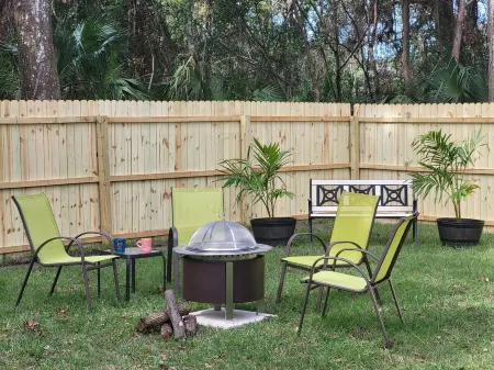 New Home 3/2 With Garage Near Downtown Отели рядом с достопримечательностью «Walmart Garden Center»