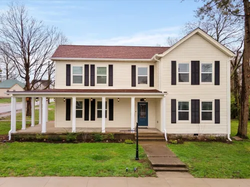 1890's charm on Bourbon Trail- 7 distilleries w/in 25min! Bourbon Room in house! Hotels in Lawrenceburg