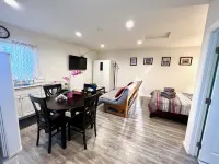 Comfy & Inviting Poolside Casita w/ Laundry & Fruit Trees