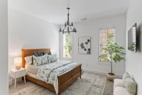 Lakefront 5 bedroom- Firepit, Bar, Screen Porch, Bunkroom! Hotels in York County