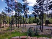 Cozy Mountain Chalet with Incredible Views!