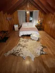 Rustic Log Cabin on private horse farm!