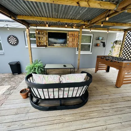 House near Tarpon Springs Beaches and Weeki Wachee Springs