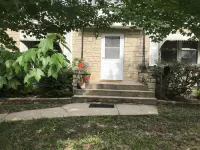 Cute Litte Bungalow in the heart of Lincoln! 에지우드 쇼핑센터 주변 호텔