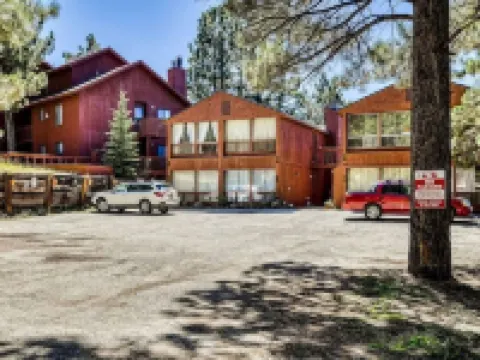 Tiny, Quiet, 2nd-Story, Private Condo with No TV Hotels in Angel Fire