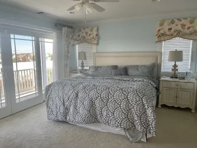 Dream Beach House packed with Style, Comfort, and Convenience Prime Food Market附近的飯店