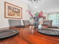 Lake Front! Spacious Home w/heated pool & kayaks