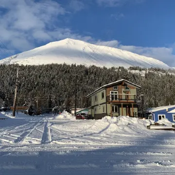 A-ViewCome stay with us in fall, winter and spring. Отели в г. Сьюард