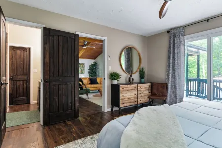 Relax & Play: Pickleball, BasketBall, Hot Tub, Game Room & More