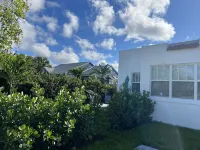 Villa Blanca all new close to beach Các khách sạn gần Lake Worth Playhouse