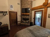 Holston River Lodge, Paradise on the River🎣Fishing, Kayaking,Hot Tub,Wineries🔥 Hotels in North Fork