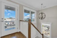 1 Block 2 Beach, Steps to Town, Linens/towels incl