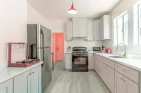 Walk to BART- SF in minutes & Off Street parking