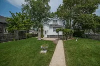 Charming house located in beautiful downtown Manteno