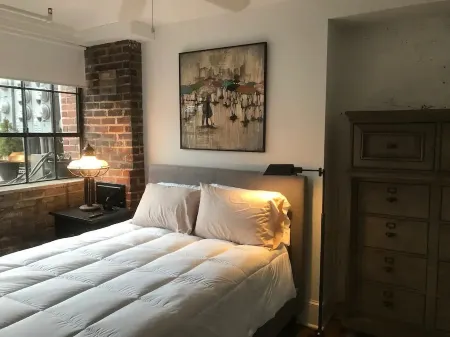 Walkable Downtown Salisbury Fully Furnished Apt.